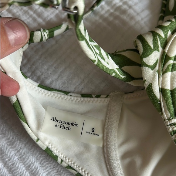 Abercrombie Green Leaf Print Underwire Bikini Top - Picture 3 of 4